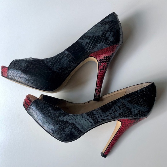 Steve Madden Shoes - Steve Madden Peeptoe Snakeskin Pumps Size 7